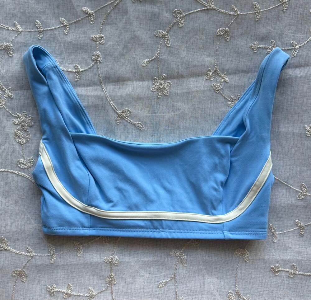 Monday Body Contrast Binding Cropped Sports Bra